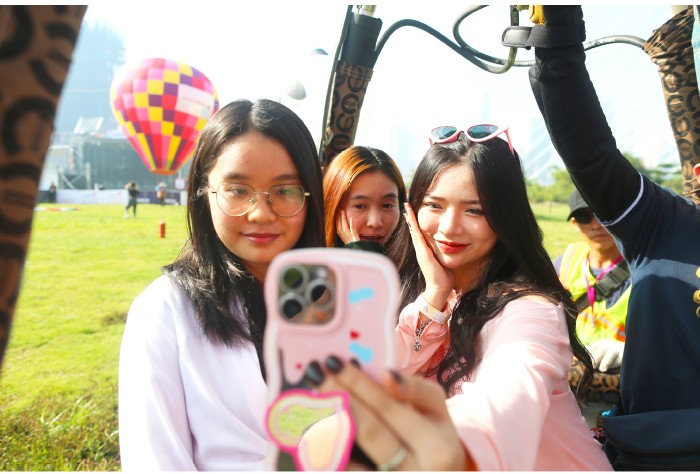 Second HCMC Hot Air Balloon Festival opens ảnh 8